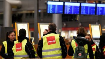 Sindicatul german Verdi convoacă greve pe aeroporturile din Berlin și Hamburg