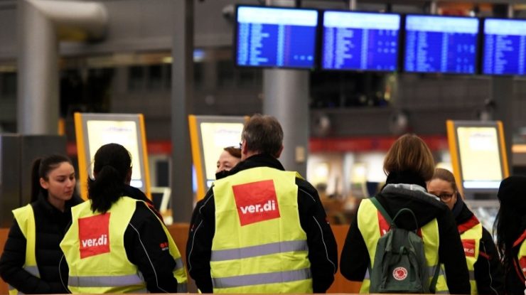 Sindicatul german Verdi convoacă greve pe aeroporturile din Berlin și Hamburg