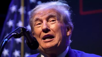 Donald Trump spune că se așteaptă să fie arestat pe 21 martie. Pune totul pe seama unor acuzații care spun că ar fi plătit o actriță de filme pentru adulți