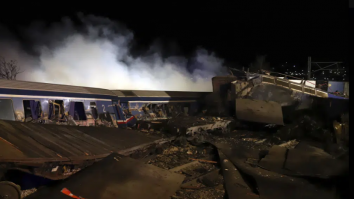 Tragedie în Grecia. 43 de persoane au murit și zeci sunt rănite după ce două trenuri s-au ciocnit