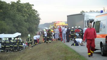 MAE: În total cinci cetăţeni români au fost implicaţi în gravul accident de circulaţie din Ungaria