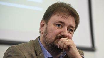 Politologul Cristian Pîrvulescu: Marcel Ciolacu și PSD fac „niște pași discreți înapoi” în scandalul Bâstroe
