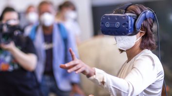 Meta reduce semnificativ prețurile căștilor de realitate virtuală pentru a crește numărul clienților