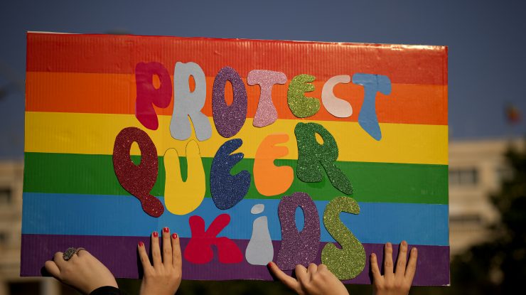 Bulgaria: Un tribunal refuză să elibereze certificatul de naștere pentru copilul unui cuplu de lesbiene