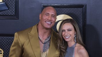 Dwayne Johnson a avut parte de o schimbare de look din partea fiicelor: „Am stat o oră ca să mă șterg de ruj”