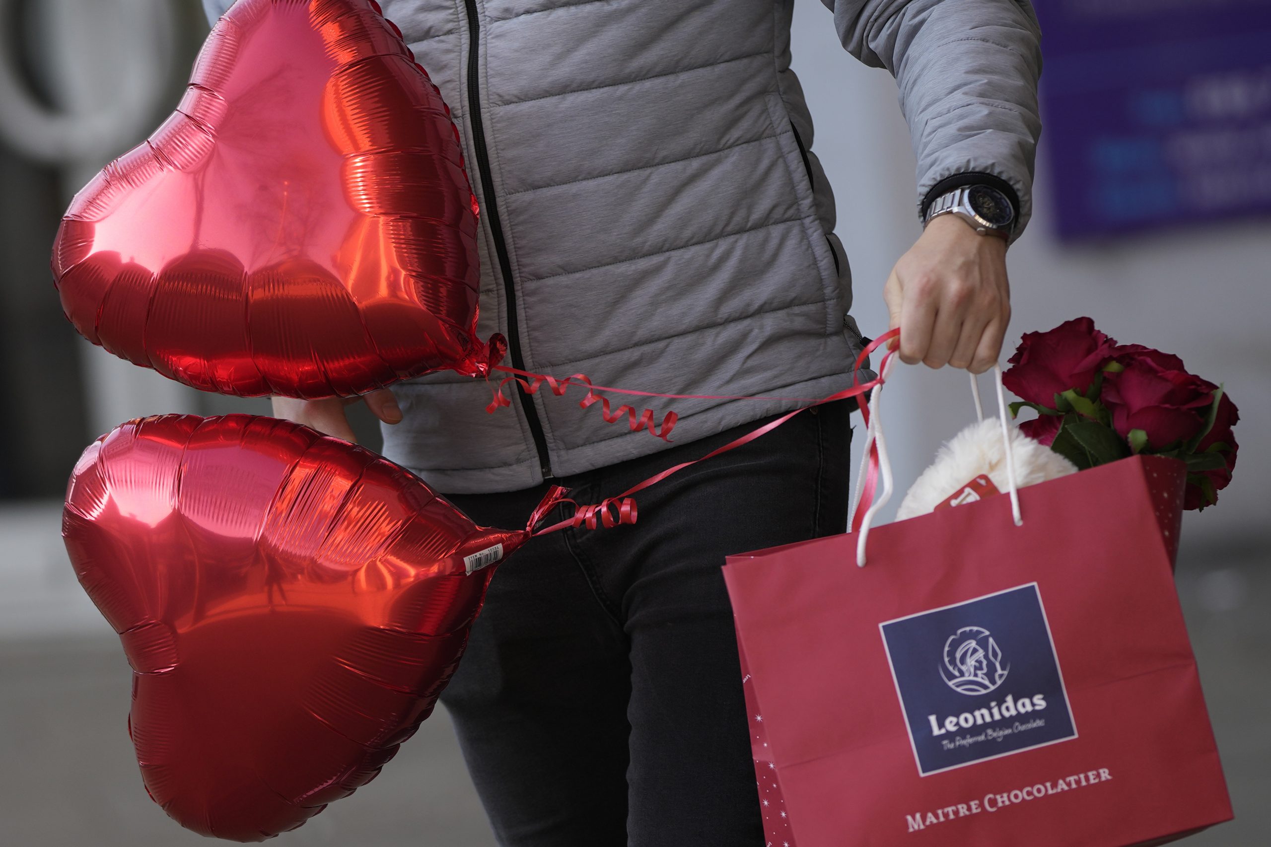 Cât a costat cel mai scump cadou comandat din online-ul românesc, de Mărțișor și Ziua Femeii