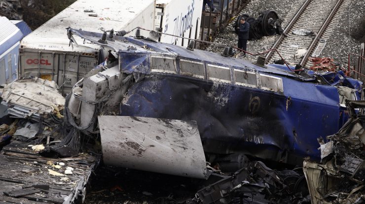 „Durerea s-a transformat în furie”: Muncitorii feroviari din Grecia intră în grevă din cauza condițiilor după accidentul feroviar mortal
