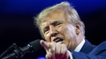 VIDEO. Donald Trump vine cu un plan SF: Propune construirea a zece orașe futuriste cu mașini zburătoare