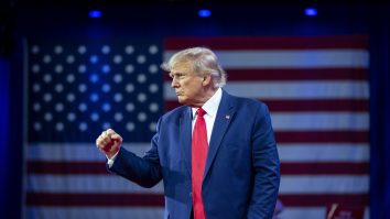 CPAC: În discursul de încheiere a conferinţei liderilor conservatori, Trump a transmis că numai el va elibera America de ticăloși