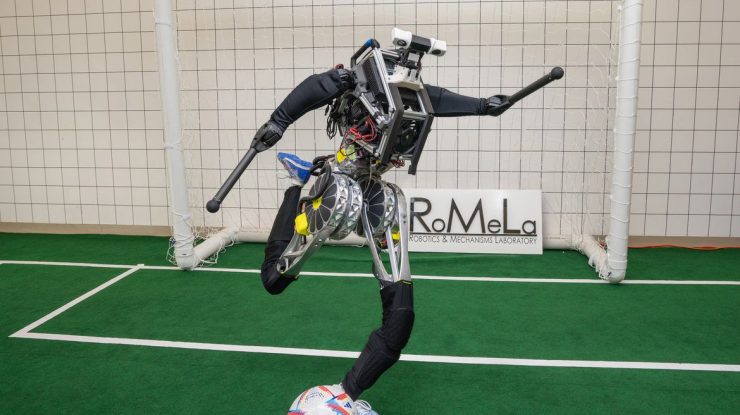 VIDEO Robotul fotbalist despre care se spune că este „mai bun decât Messi”