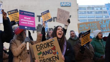 Miniștrii au oferit personalului medical britanic o majorare salarială de 5%