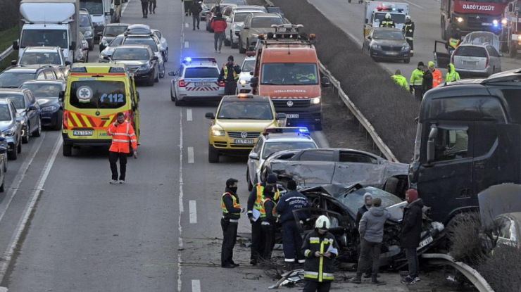 MAE anunţă că trei români au fost răniţi, unul este în stare gravă în accidentul din Ungaria