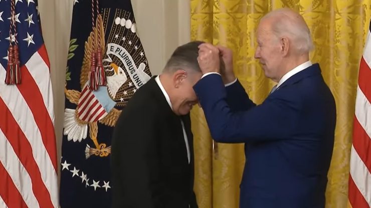 Biden aduce vedetele la Casa Albă. Președintele le-a acordat Medalii Naționale pentru Arte și pentru Științe Umaniste