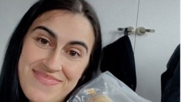 Influencerul care își ține vechea inimă într-o pungă de plastic: „Vreau să o îngrop și să plantez un copac deasupra”