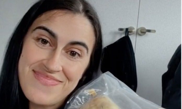 Influencerul care își ține vechea inimă într-o pungă de plastic: „Vreau să o îngrop și să plantez un copac deasupra”