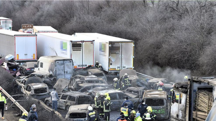 Accident în lanț cu peste 40 de mașini și camioane pe o autostradă din Ungaria. Sunt zeci de răniți