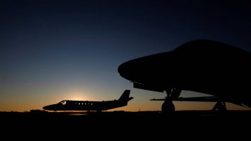 Doi americani au fost arestați pentru că ar fi trimis tehnologie aeronautică în Rusia