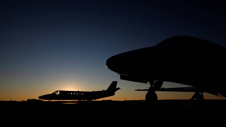 Doi americani au fost arestați pentru că ar fi trimis tehnologie aeronautică în Rusia