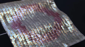 VIDEO. Cum arată salopeta creată din celuloză. O casă de modă celebră a lansat articolul vestimentar