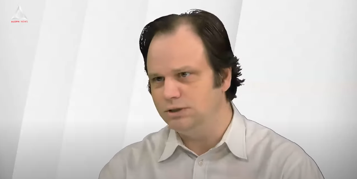 Bogdan Manolea, director executiv ApTI: „Problema din legea Securității Cibernetice o reprezintă adăugirile la definiția securității naționale. Spectrul de activități ale SRI s-a lărgit: au adăugat propaganda și dezinformarea în spațiul cibernetic. (…) Un grup de filosofi de la Păltiniș sunt sau nu sunt pericole?”