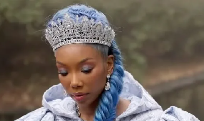 Actrița Brandy Norwood revine în rolul Cenușăresei într-un nou musical. Povestea filmului
