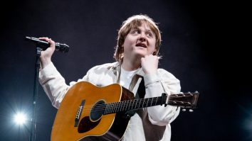 Lewis Capaldi dezvăluie cum simptomele sindromului Tourette au scăpat de sub control: „A fost absolut îngrozitor”