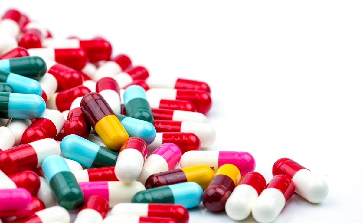 Antibioticele ar urma să nu mai poată fi luate nici cu rețetă simplă. Ce spune Alexandru Rafila