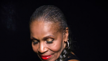 La 86 de ani, ea este cea mai în vârstă culturistă din lume. Cum arată femeia care intimidează bărbații cu fizicul ei