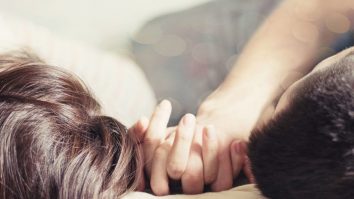 Studiu despre femeile în vârstă care se întâlnesc cu bărbați mai tineri: <em>„</em>Sunt mai satisfăcute”