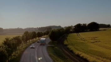 Elveția lucrează la o autostradă care încarcă mașinile electrice în timp ce acestea circulă pe asfalt