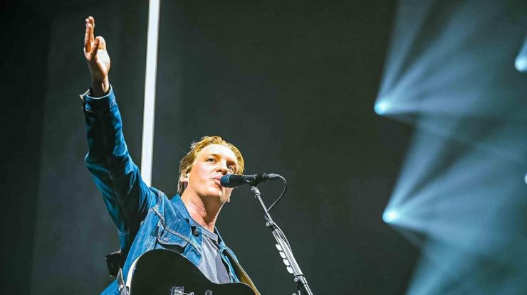 George Ezra a anulat o reprezentație la O2 Arena din Londra după ce a fost diagnosticat cu vertij acut