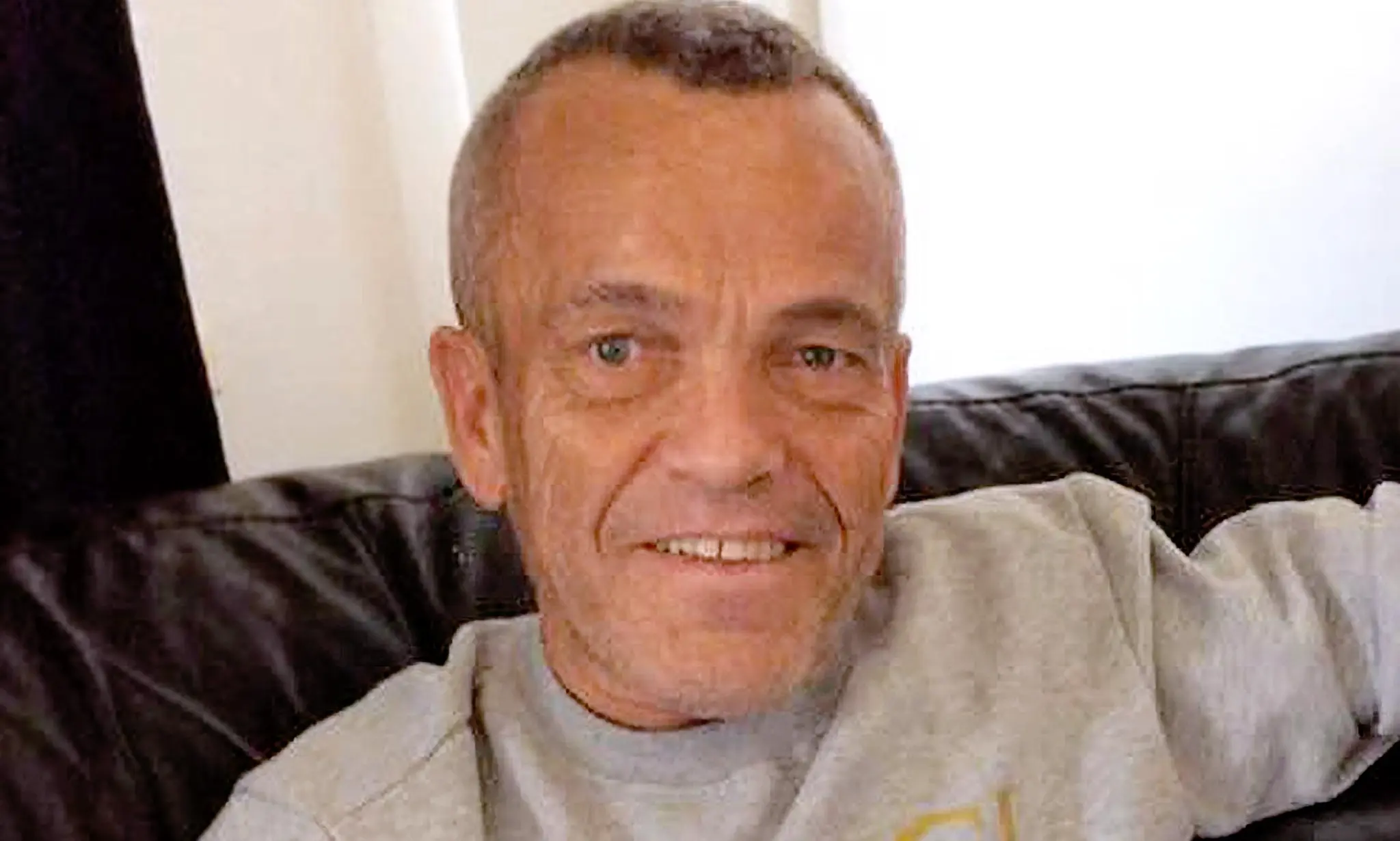 Actorul Paul Grant a murit la vârsta de 56 de ani, după ce s-a prăbușit în fața unei gări din Londra