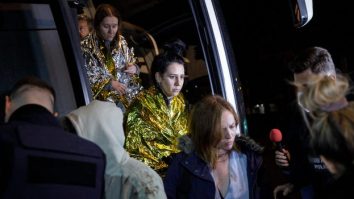 Supraviețuitorii tragediei din Grecia descriu cum au trăit „10 secunde de coșmar” în momentul impactului: „Cabluri atârnând, geamuri sparte, oameni care țipau”