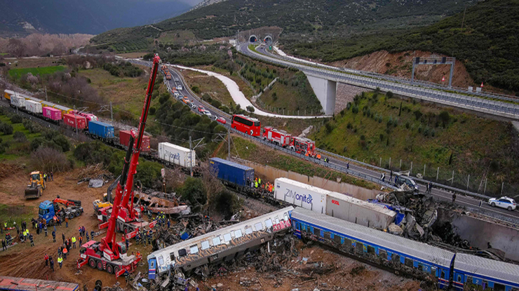 Premierul grec susține că accidentul feroviar din Grecia, soldat cu 43 de morți, s-a datorat „în principal unei tragice erori umane”