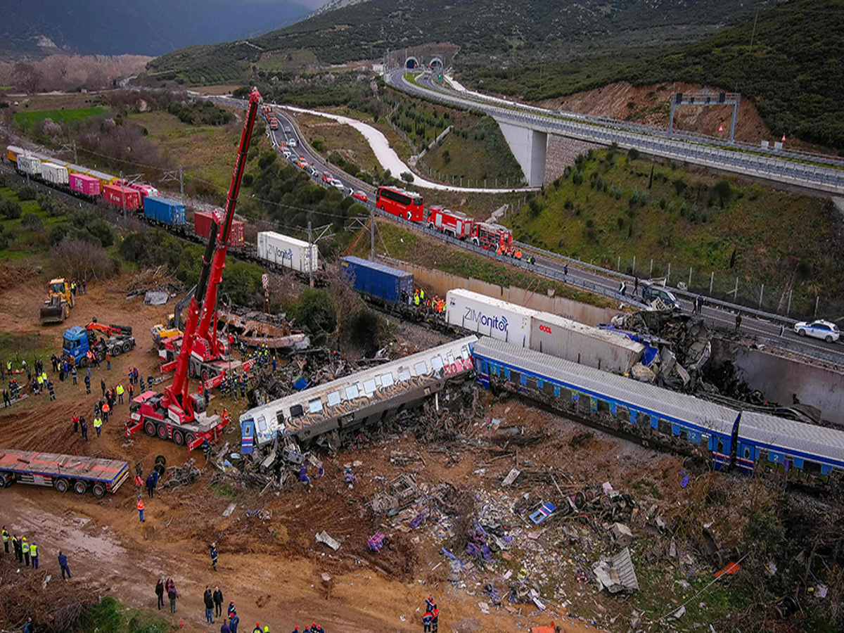 Premierul grec susține că accidentul feroviar din Grecia, soldat cu 43 de morți, s-a datorat „în principal unei tragice erori umane”