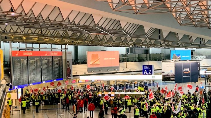 Grevele de pe aeroporturile din Germania forțează sute de anulări de zboruri