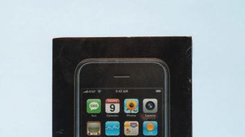 Un model rar de iPhone, vândut la prețul unei mașini noi. Suma plătită pentru telefonul vechi de 16 ani