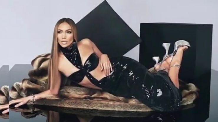 FOTO. Jennifer Lopez pozează sexi pentru o nouă linie de pantofi. Cum arată la 53 de ani?