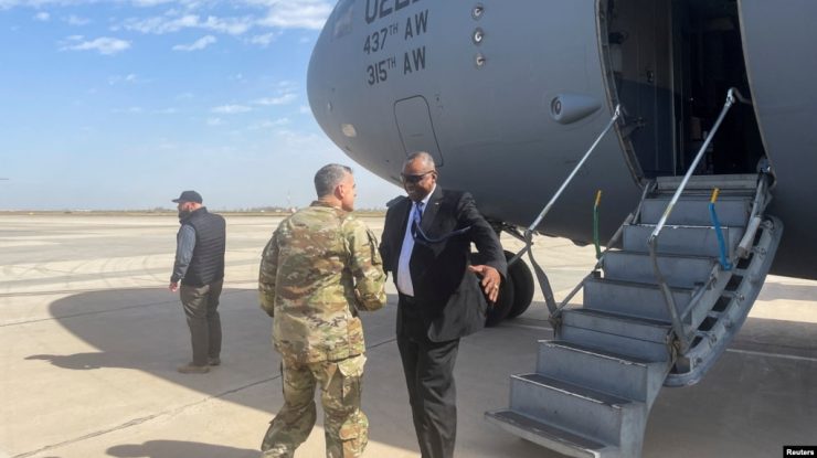 Secretarul american al apărării face o vizită neanunțată în Irak
