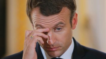 Francezii își pierd încrederea în Macron. Guvernul său se confruntă cu mai multe moțiuni de cenzură