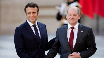 Război și pace. Eforturile lui Macron și Scholz de a găsi o soluție negociată între Kiev și Moscova par să se fi întors împotriva lor