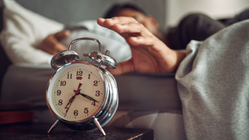 Trecerea la ora de vară 2023. Când să mergi la culcare pentru a te trezi odihnit