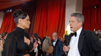 Ashley Graham a rupt tăcerea cu privire la interviul stânjenitor pe care i l-a acordat Hugh Grant la gala Oscarurilor de duminică seară