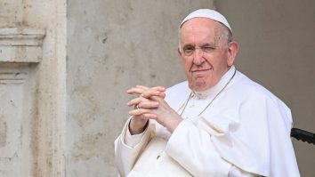 Papa Francisc a aterizat la Marsilia. Scopul vizitei a fost susținerea apelului său pentru ca regiunea mediteraneană a Europei să fie un loc sigur pentru migranți