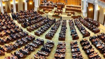 Parlamentul României a adoptat o declaraţie la împlinirea unui an de la declanşarea războiului din Ucraina