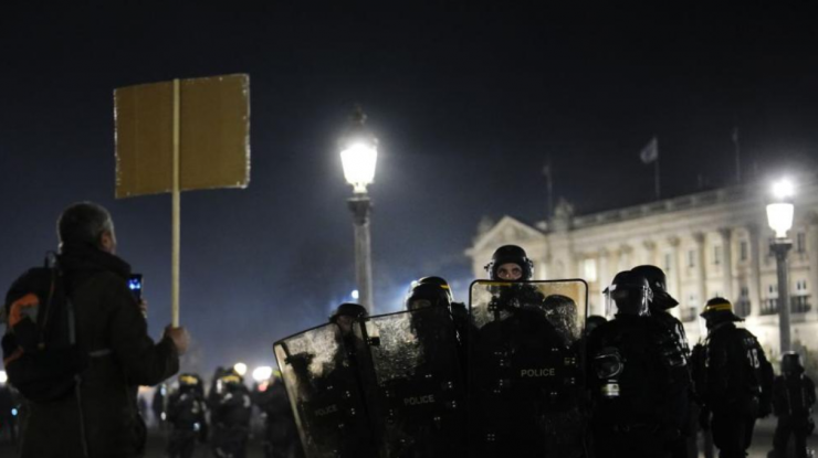 Franța: 217 persoane au fost arestate în urma protestelor împotriva reformei pensiilor