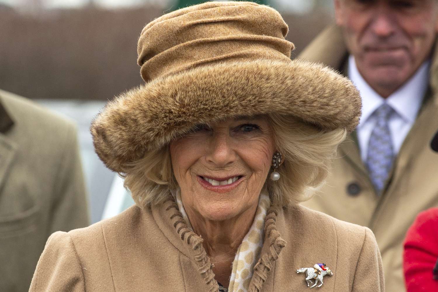 Regina Consoartă Camilla păstrează tradiția Reginei Elisabeta de a susține cursele de cai