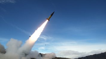 Rusia testează apărarea Ucrainei cu o rachetă rar folosită. Aproape o jumătate de milion de persoane au rămas fără curent electric în Harkov