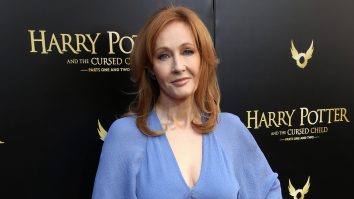 JK Rowling spune că a fost hărțuită pe un forum despre Harry Potter pe care s-a înscris sub un pseudonim