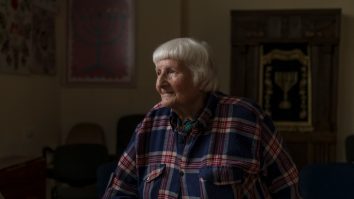 Femeile în vârstă din Ucraina împărtășesc povești emoționate despre experiența războiului